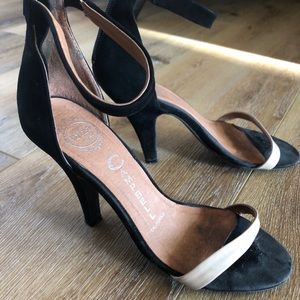 Jeffery Campbell size 7 sandals with kitten heel
